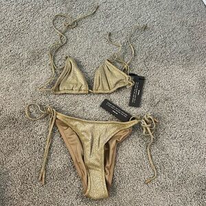 TRIANGL Vinca gold top and bottom NWT & bag
